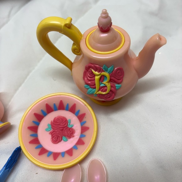 Disney Princess Before Once Upon A Time Little Belle Tea Party Set - Picture 3 of 6